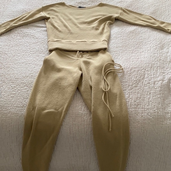 Matching beige set - Picture 1 of 1